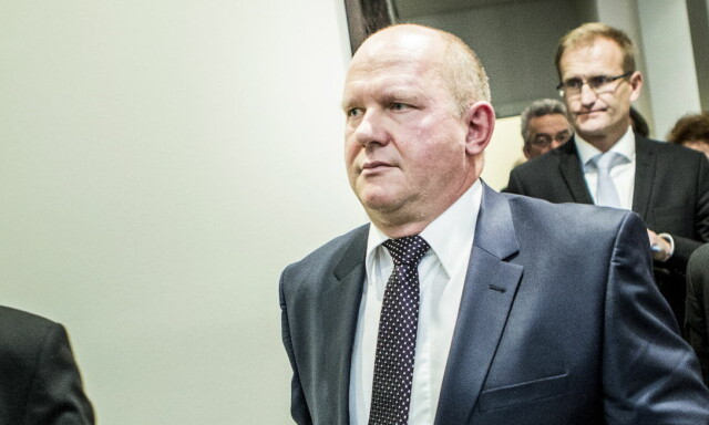 Tiltalt for korrupsjon, underslag, økonomisk utroskap, tyveri og brudd på eksportloven